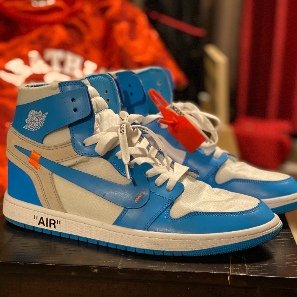 (EUC) Off-White X Air Jordan 1 Retro High OG ‘UNC’